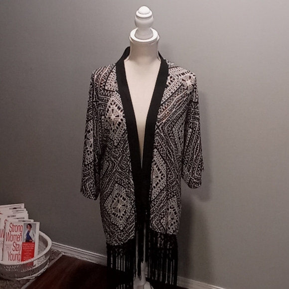 Fringed Shawl - Picture 2 of 2
